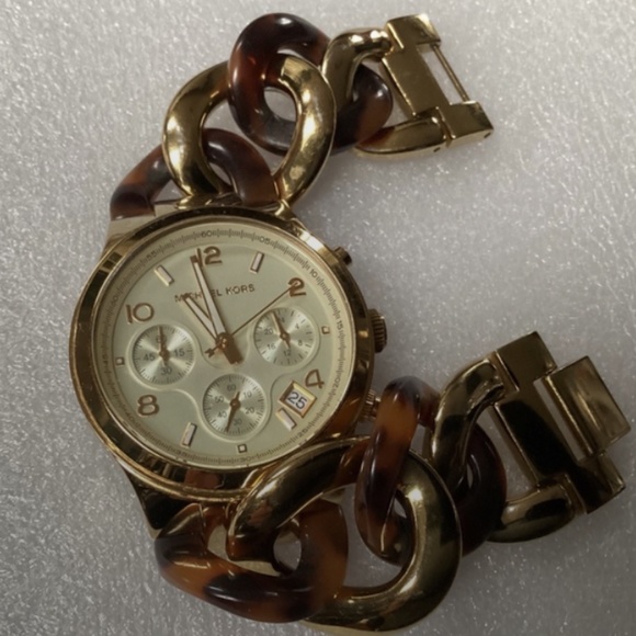 Michael Kors Women’s Runway Twist Chronograph Watch MK-4222 - Picture 16 of 16